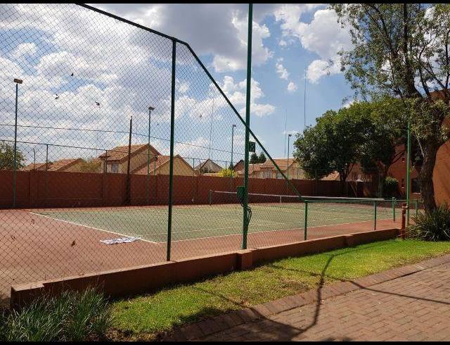 1 BEDROOM APARTMENT FOR SALE IN SUNNINGHILL